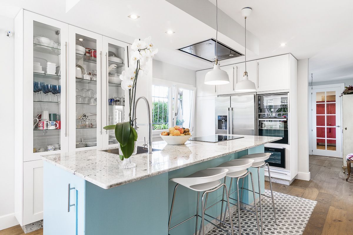 Fotografía de cocina azul - Fotografía de diseño de interiores -