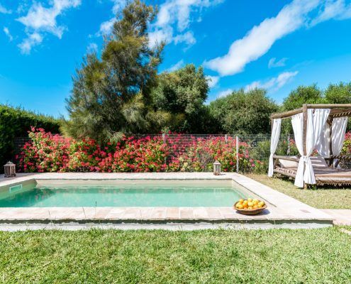 Destacado en Houzz - Piscina en un chalet turístico en El Plamar, Conil
