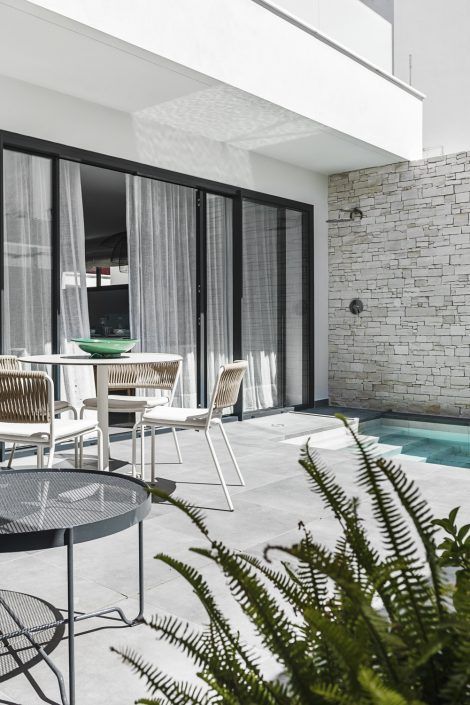 Fotografía de patio y piscina en una casa en Zahara de los Atunes