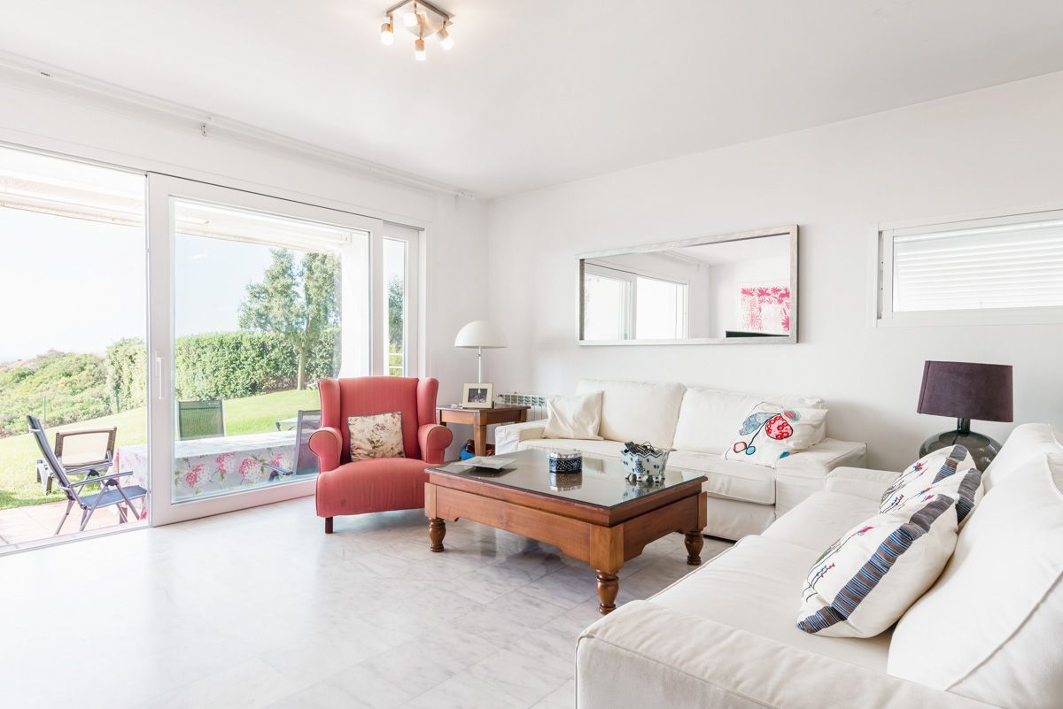Con una comunidad de más de 20 millones de propietarios, Houzz reúne entusiastas del diseño de interiores, fotógrafos y profesionales de las mejoras del hogar de todo el mundo.